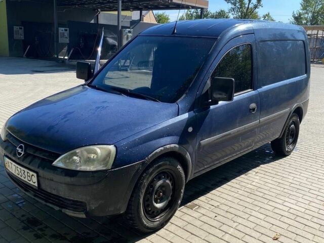 Синий Опель Комбо груз.-пасс., объемом двигателя 1.7 л и пробегом 390 тыс. км за 2600 $, фото 1 на Automoto.ua