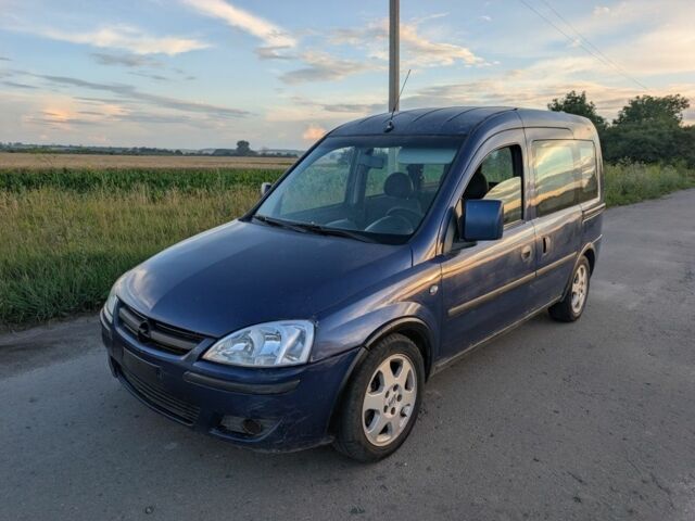 Синій Опель Комбо вант.-пас., об'ємом двигуна 1.7 л та пробігом 370 тис. км за 1700 $, фото 1 на Automoto.ua