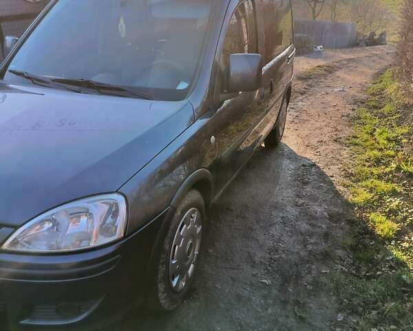 Синій Опель Комбо вант.-пас., об'ємом двигуна 1.3 л та пробігом 220 тис. км за 4500 $, фото 1 на Automoto.ua