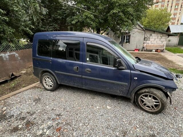 Синій Опель Комбо вант.-пас., об'ємом двигуна 1.69 л та пробігом 280 тис. км за 1700 $, фото 1 на Automoto.ua