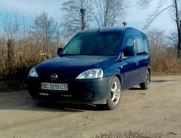Синий Опель Комбо груз.-пасс., объемом двигателя 1.7 л и пробегом 280 тыс. км за 4750 $, фото 1 на Automoto.ua