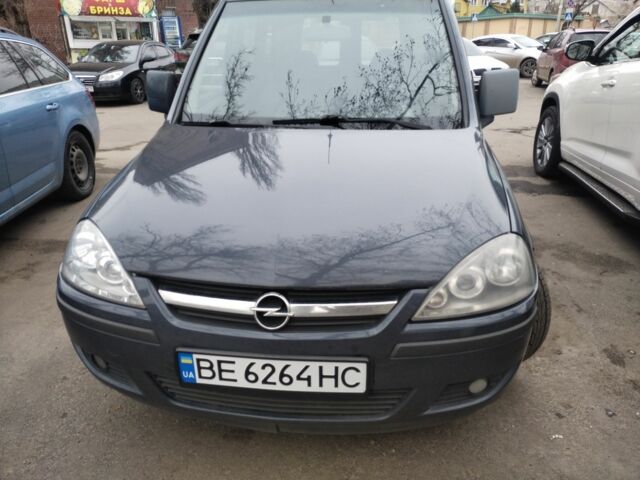 Синий Опель Комбо груз.-пасс., объемом двигателя 1.7 л и пробегом 282 тыс. км за 5300 $, фото 1 на Automoto.ua