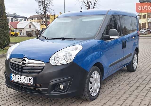 Синий Опель Комбо груз.-пасс., объемом двигателя 1.6 л и пробегом 193 тыс. км за 10800 $, фото 1 на Automoto.ua