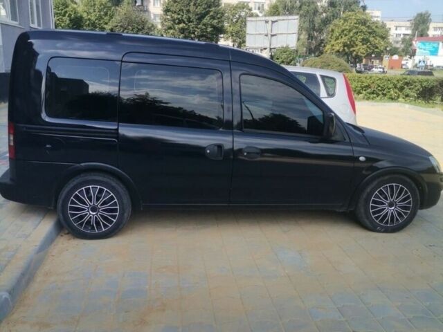 Синій Опель Комбо вант.-пас., об'ємом двигуна 0 л та пробігом 290 тис. км за 4000 $, фото 1 на Automoto.ua