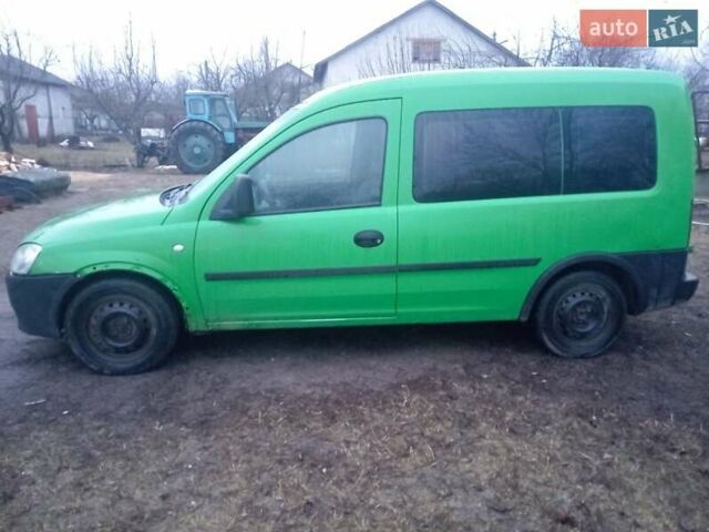 Зеленый Опель Комбо груз.-пасс., объемом двигателя 1.25 л и пробегом 240 тыс. км за 2850 $, фото 1 на Automoto.ua
