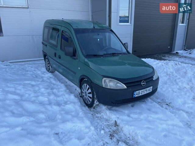 Зелений Опель Комбо вант.-пас., об'ємом двигуна 1.69 л та пробігом 400 тис. км за 3950 $, фото 1 на Automoto.ua