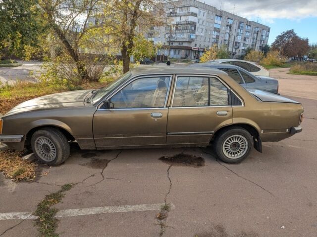 Коричневый Опель Коммандор, объемом двигателя 0 л и пробегом 70 тыс. км за 480 $, фото 1 на Automoto.ua