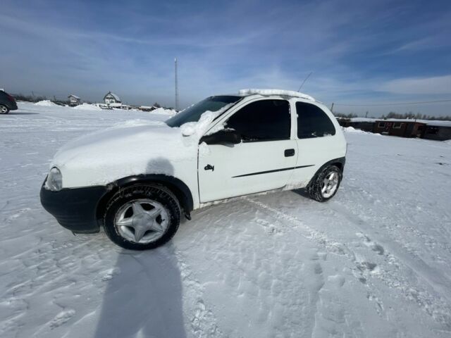 Белый Опель Корса, объемом двигателя 1.2 л и пробегом 230 тыс. км за 1350 $, фото 1 на Automoto.ua