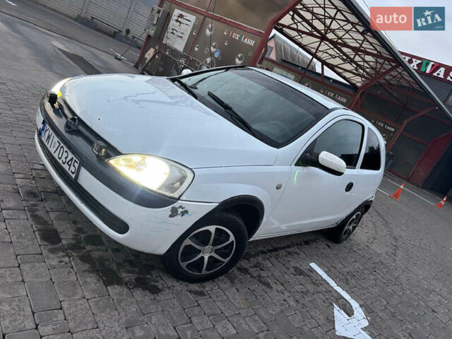 Белый Опель Корса, объемом двигателя 1.2 л и пробегом 198 тыс. км за 1550 $, фото 1 на Automoto.ua