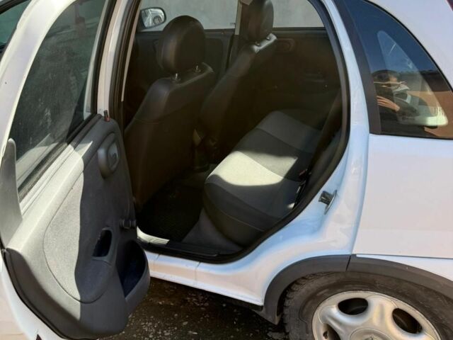 Білий Опель Корса, об'ємом двигуна 0 л та пробігом 214 тис. км за 2000 $, фото 1 на Automoto.ua