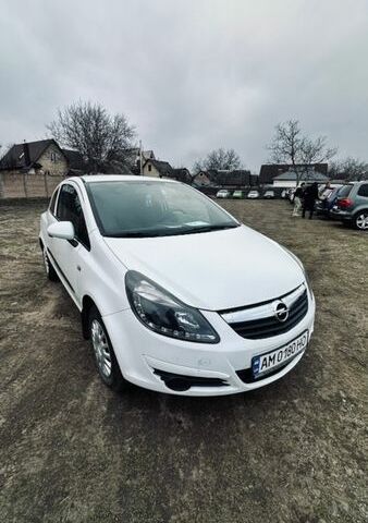 Білий Опель Корса, об'ємом двигуна 1 л та пробігом 190 тис. км за 3600 $, фото 1 на Automoto.ua