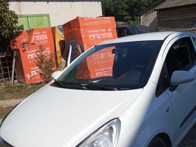 Білий Опель Корса, об'ємом двигуна 1.2 л та пробігом 3 тис. км за 3500 $, фото 1 на Automoto.ua