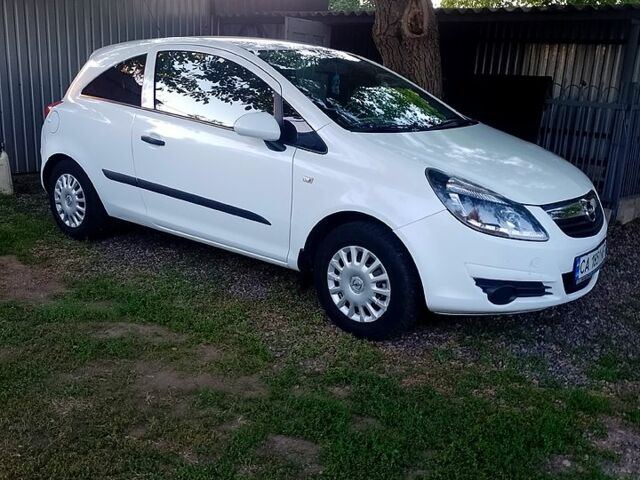 Білий Опель Корса, об'ємом двигуна 1 л та пробігом 191 тис. км за 3650 $, фото 1 на Automoto.ua