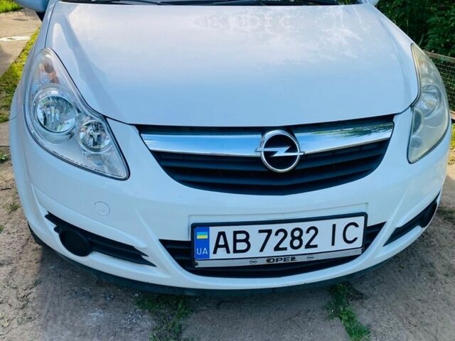 Белый Опель Корса, объемом двигателя 1.25 л и пробегом 192 тыс. км за 3900 $, фото 1 на Automoto.ua