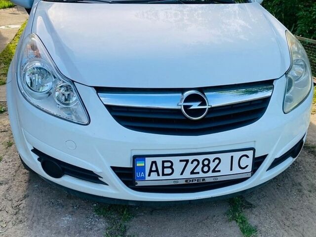 Белый Опель Корса, объемом двигателя 1.25 л и пробегом 192 тыс. км за 3900 $, фото 1 на Automoto.ua