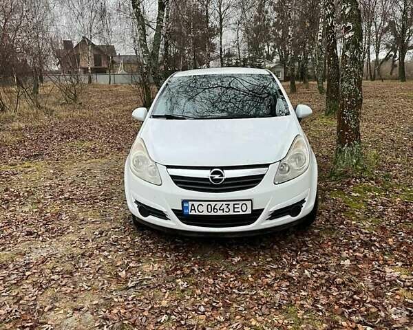 Білий Опель Корса, об'ємом двигуна 1.2 л та пробігом 320 тис. км за 3999 $, фото 1 на Automoto.ua
