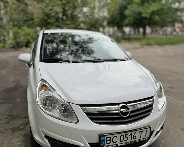Белый Опель Корса, объемом двигателя 1.36 л и пробегом 175 тыс. км за 6700 $, фото 1 на Automoto.ua