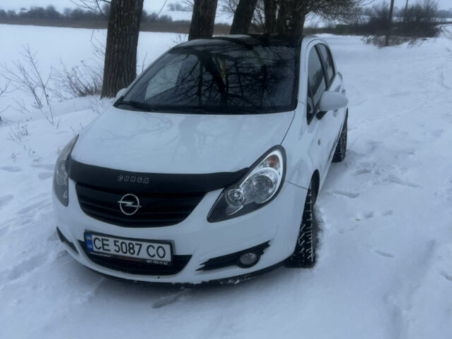 Белый Опель Корса, объемом двигателя 1.4 л и пробегом 227 тыс. км за 5200 $, фото 1 на Automoto.ua