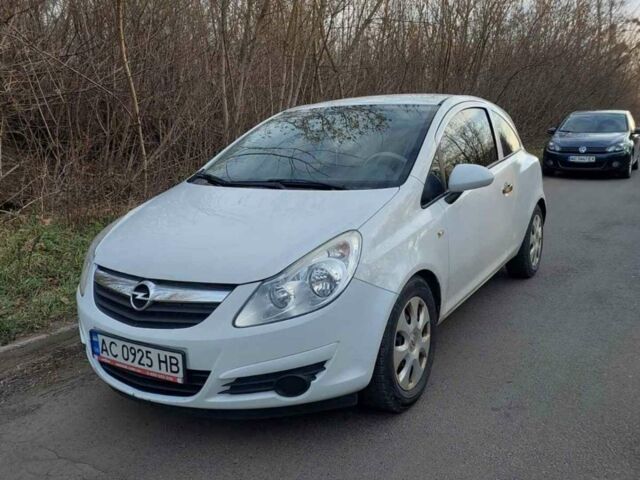 Білий Опель Корса, об'ємом двигуна 1.23 л та пробігом 240 тис. км за 4000 $, фото 1 на Automoto.ua