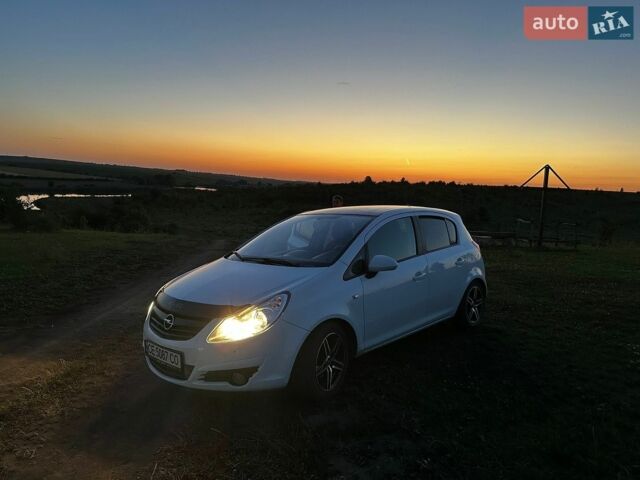 Белый Опель Корса, объемом двигателя 1.4 л и пробегом 227 тыс. км за 5200 $, фото 1 на Automoto.ua