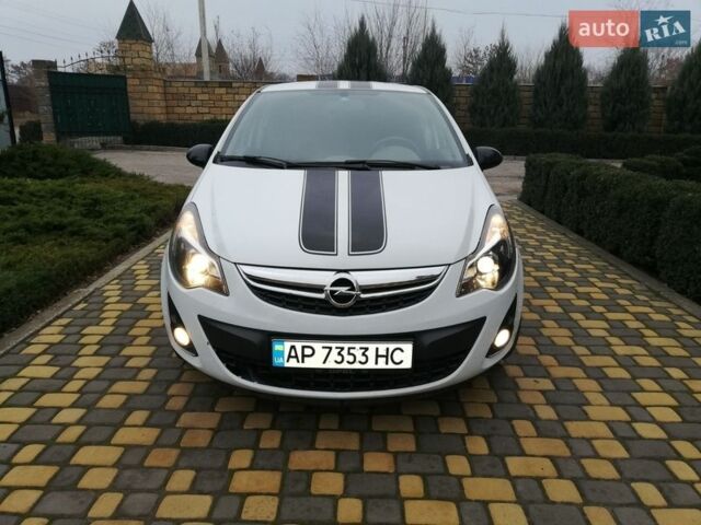 Белый Опель Корса, объемом двигателя 1.4 л и пробегом 230 тыс. км за 4700 $, фото 1 на Automoto.ua