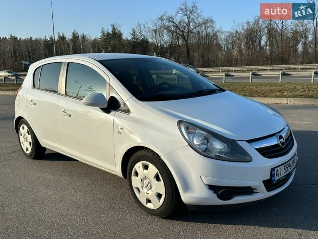 Белый Опель Корса, объемом двигателя 1.25 л и пробегом 268 тыс. км за 4300 $, фото 1 на Automoto.ua