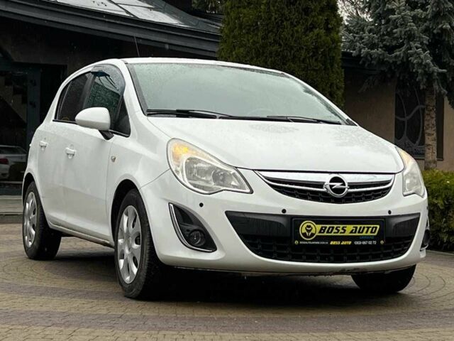 Белый Опель Корса, объемом двигателя 1.2 л и пробегом 95 тыс. км за 7700 $, фото 1 на Automoto.ua