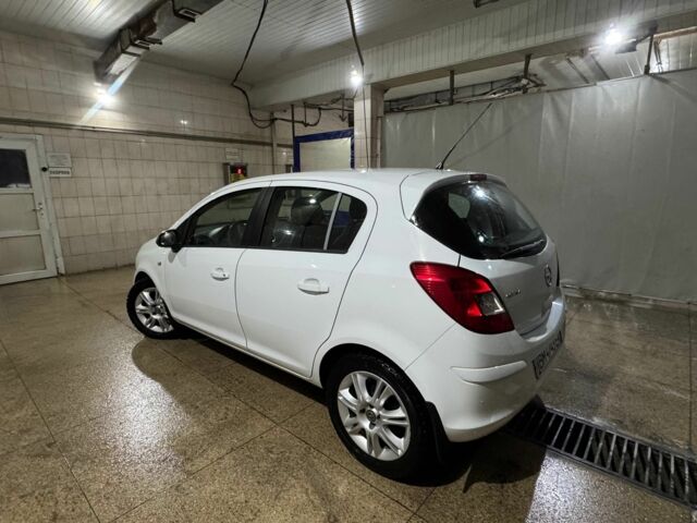 Белый Опель Корса, объемом двигателя 1.4 л и пробегом 134 тыс. км за 6200 $, фото 1 на Automoto.ua