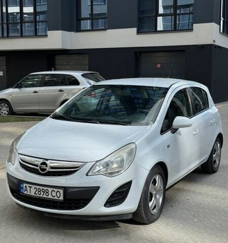 Белый Опель Корса, объемом двигателя 1.25 л и пробегом 260 тыс. км за 4150 $, фото 1 на Automoto.ua