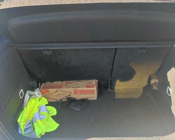 Белый Опель Корса, объемом двигателя 1.3 л и пробегом 257 тыс. км за 5500 $, фото 1 на Automoto.ua