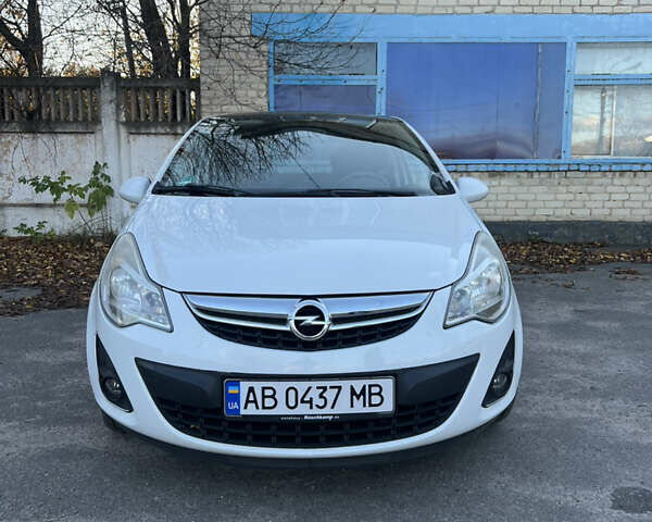 Опель Корса 2011 в Виннице на Automoto.ua Белый Опель Корса, объемом двигателя 1.4 л и пробегом 233 тыс. км за 6000 $, фото 1 на Automoto.ua