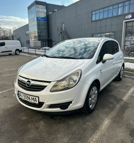 Белый Опель Корса, объемом двигателя 1.25 л и пробегом 262 тыс. км за 5200 $, фото 1 на Automoto.ua