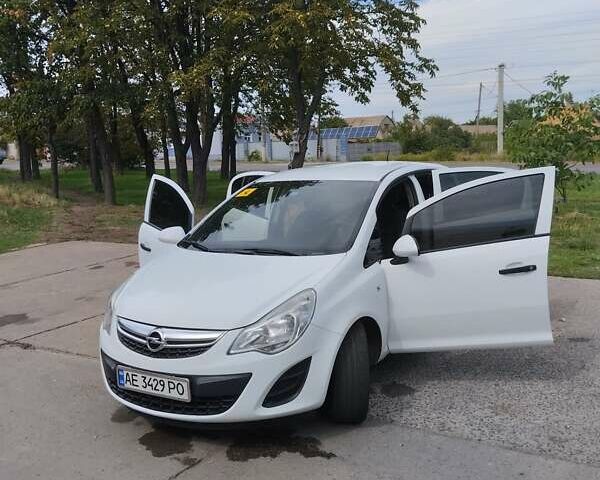 Белый Опель Корса, объемом двигателя 1.23 л и пробегом 285 тыс. км за 6200 $, фото 1 на Automoto.ua