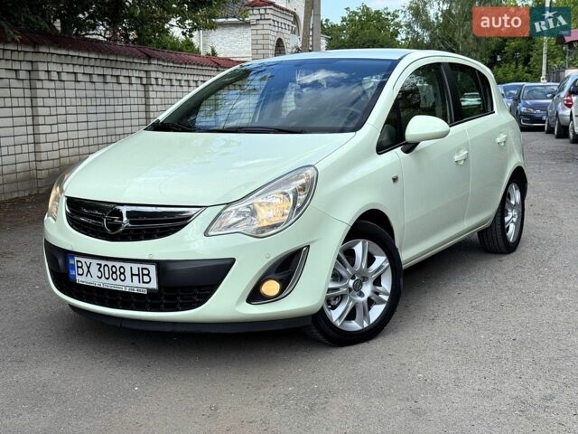 Белый Опель Корса, объемом двигателя 1.23 л и пробегом 123 тыс. км за 5500 $, фото 1 на Automoto.ua