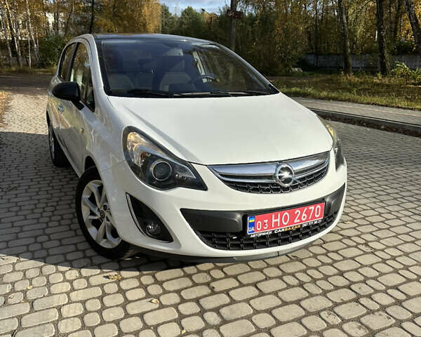 Білий Опель Корса, об'ємом двигуна 1.4 л та пробігом 130 тис. км за 8400 $, фото 1 на Automoto.ua
