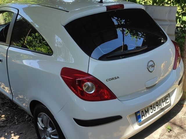 Білий Опель Корса, об'ємом двигуна 1.2 л та пробігом 117 тис. км за 5800 $, фото 1 на Automoto.ua