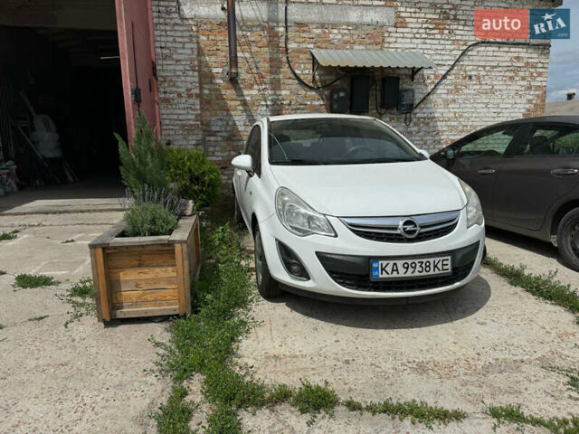 Білий Опель Корса, об'ємом двигуна 1.23 л та пробігом 133 тис. км за 7000 $, фото 1 на Automoto.ua