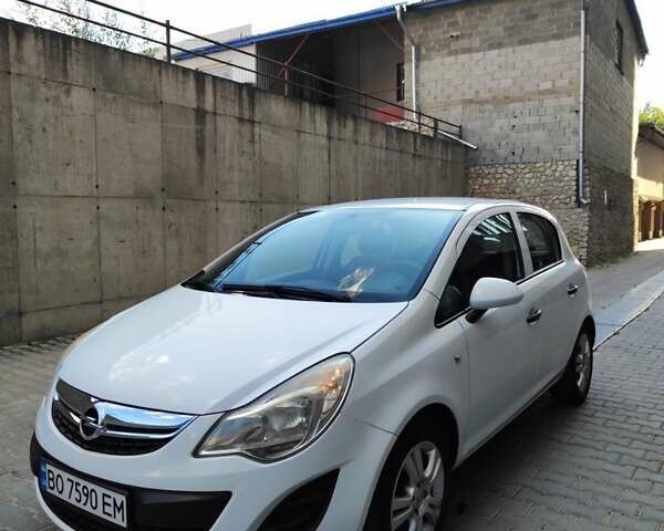 Опель Корса 2014 в Тернополе на Automoto.ua Белый Опель Корса, объемом двигателя 1.3 л и пробегом 262 тыс. км за 6300 $, фото 1 на Automoto.ua