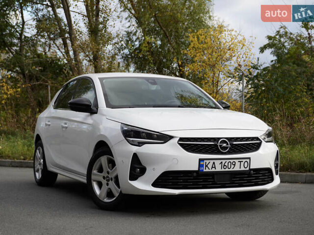 Білий Опель Корса, об'ємом двигуна 1.2 л та пробігом 68 тис. км за 15500 $, фото 1 на Automoto.ua
