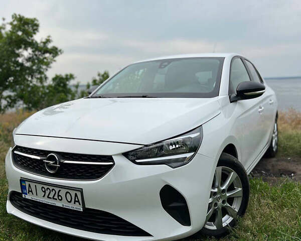 Белый Опель Корса, объемом двигателя 1.2 л и пробегом 44 тыс. км за 12300 $, фото 1 на Automoto.ua