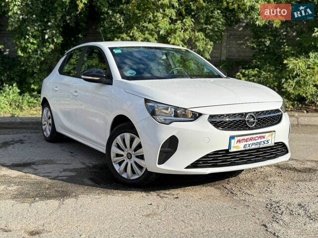 Белый Опель Корса, объемом двигателя 0 л и пробегом 4 тыс. км за 17190 $, фото 1 на Automoto.ua