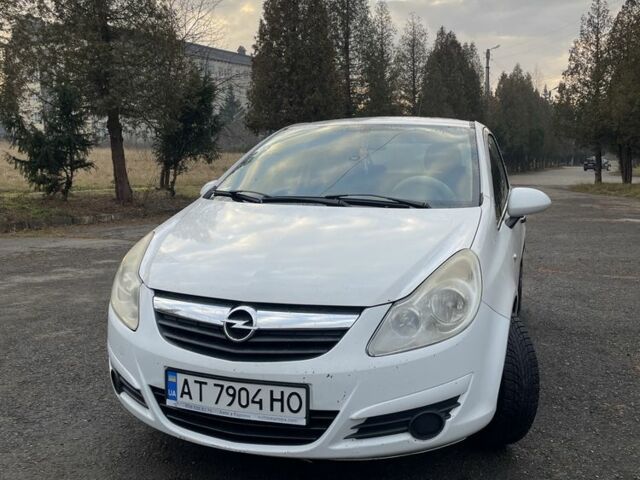 Белый Опель Корса, объемом двигателя 1.2 л и пробегом 306 тыс. км за 3000 $, фото 1 на Automoto.ua