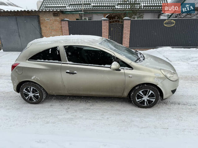 Бежевый Опель Корса, объемом двигателя 1.23 л и пробегом 268 тыс. км за 4700 $, фото 1 на Automoto.ua