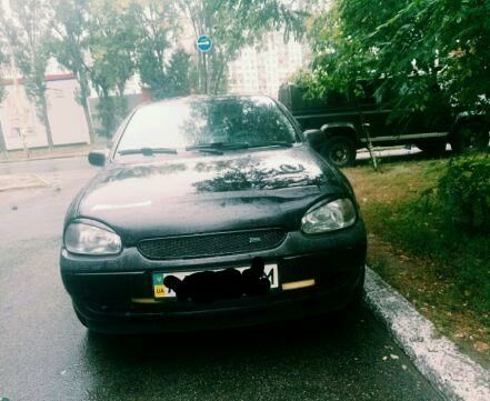 Чорний Опель Корса, об'ємом двигуна 1 л та пробігом 150 тис. км за 2350 $, фото 1 на Automoto.ua