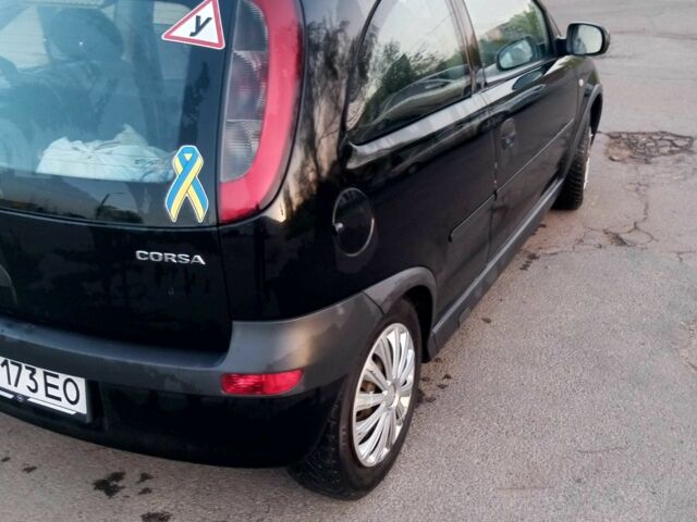 Чорний Опель Корса, об'ємом двигуна 1 л та пробігом 350 тис. км за 3200 $, фото 1 на Automoto.ua