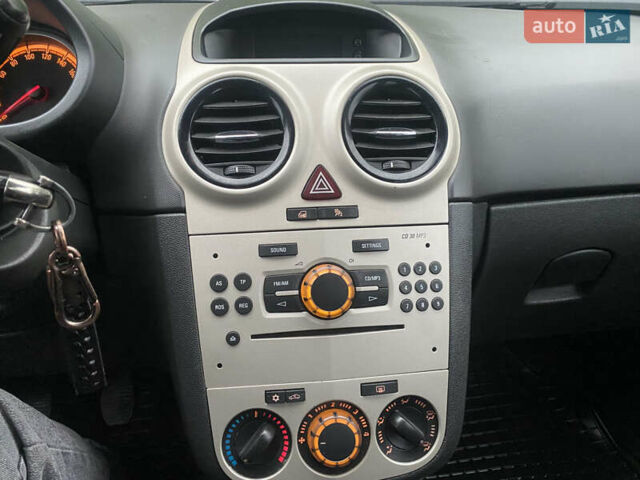 Черный Опель Корса, объемом двигателя 1.25 л и пробегом 309 тыс. км за 3500 $, фото 1 на Automoto.ua