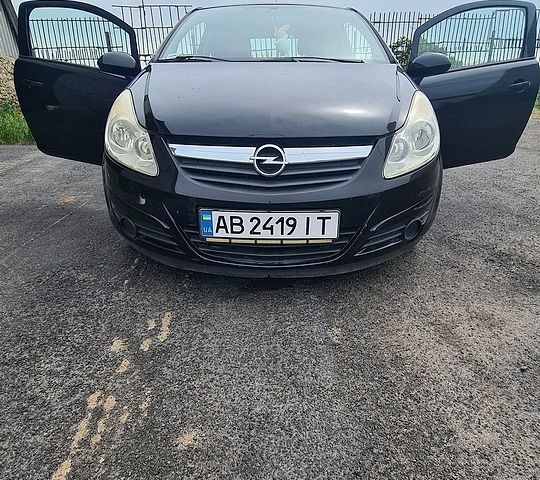 Чорний Опель Корса, об'ємом двигуна 1 л та пробігом 158 тис. км за 3600 $, фото 1 на Automoto.ua
