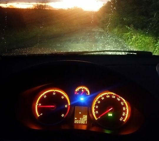 Черный Опель Корса, объемом двигателя 1.2 л и пробегом 203 тыс. км за 3500 $, фото 1 на Automoto.ua