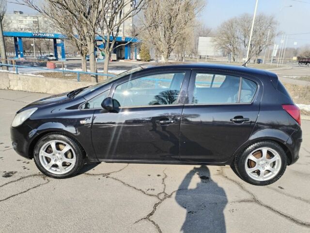 Черный Опель Корса, объемом двигателя 1.2 л и пробегом 242 тыс. км за 5000 $, фото 1 на Automoto.ua