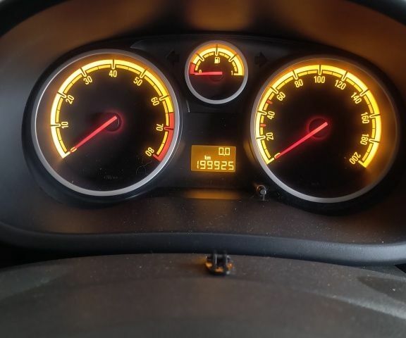 Чорний Опель Корса, об'ємом двигуна 1.2 л та пробігом 199 тис. км за 2500 $, фото 1 на Automoto.ua